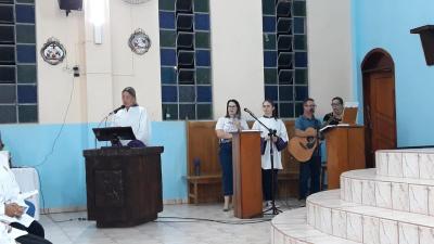 Dezenas de FiÃ©is participaram da abertura do TrÃ­duo em louvor a SÃ£o JosÃ© no Bairro Cristo Rei